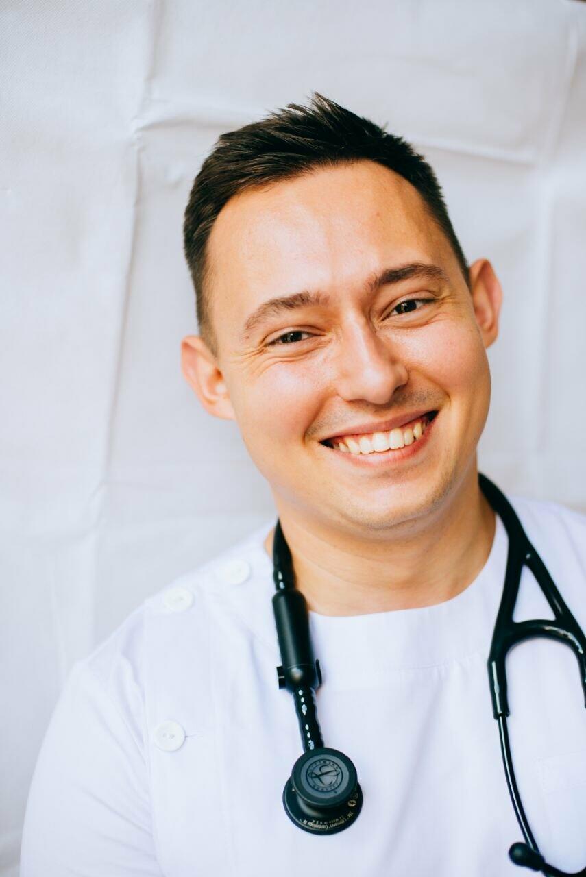 Сімейний лікар Олександр Бабінський